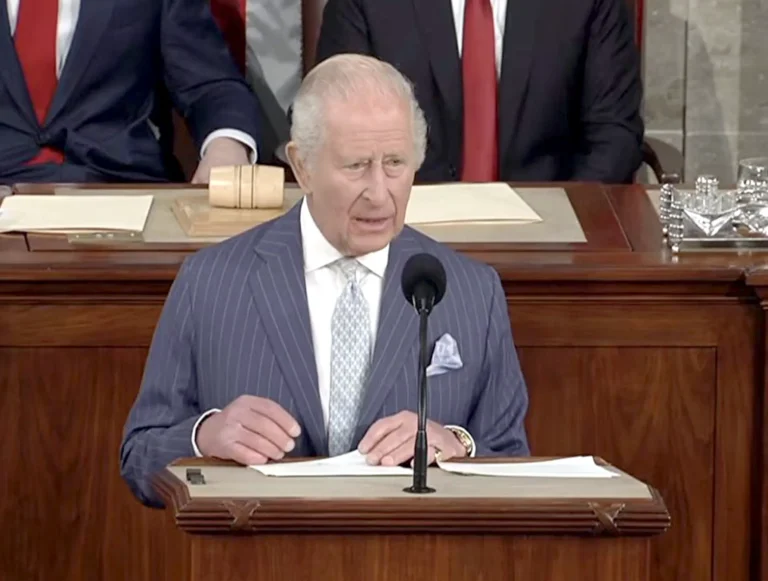 تصفيق لافت ورسائل مبطنة.. خطاب تشارلز داخل الكونجرس يثير تفسيرات متباينة