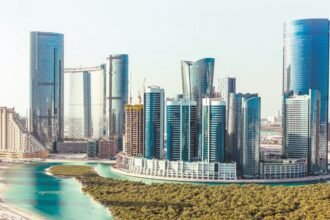 "ستاندرد آند بورز": مشاريع المرافق في أبوظبي محصنة ضد التحديات التشغيلية