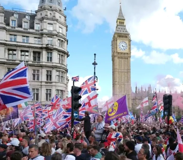 تليجراف: بريطانيا على صفيح ساخن.. الحكومة تستعد لاحتجاجات واسعة