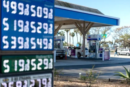 توقعات باستمرار ارتفاع أسعار البنزين في الولايات المتحدة حتى 2027