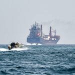 الكرملين يحذر من "زلزال اقتصادي" بسبب حصار هرمز.. وروسيا تجدد عرضها بشأن اليورانيوم