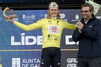 إسبانيا.. "الإمارات للدراجات" يتصدر المرحلة الأولى من طواف "أو جران كامينيو"