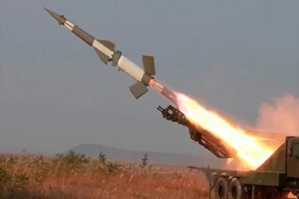 Sky eagles.. UAE air defenses dealt with a ballistic missile and 11 drones