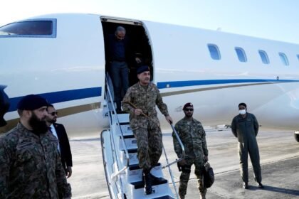 عاصم منير يختتم زيارة "تضييق الفجوات" في طهران