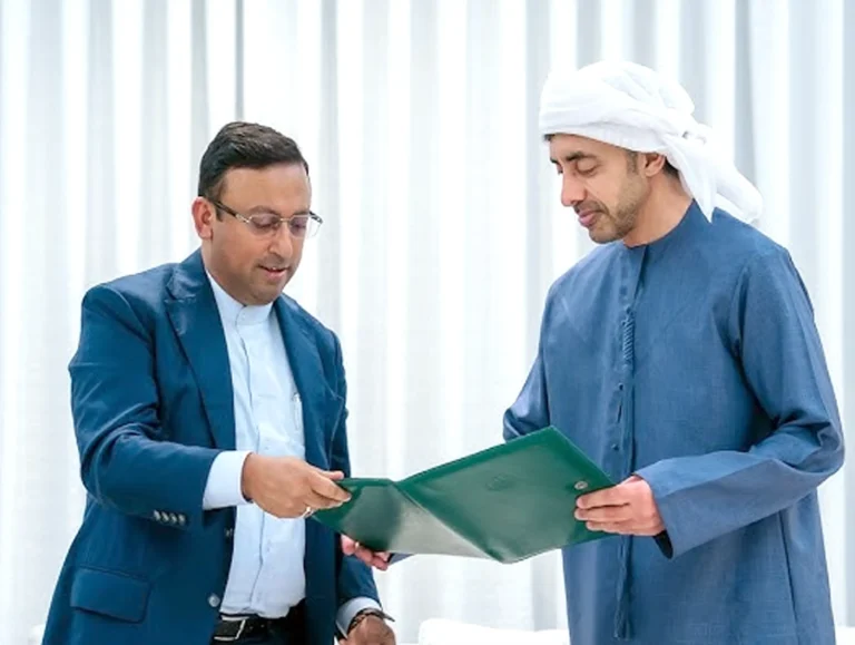 سمو رئيس الدولة يتلقى رسالة خطية من رئيس وزراء بنغلاديش