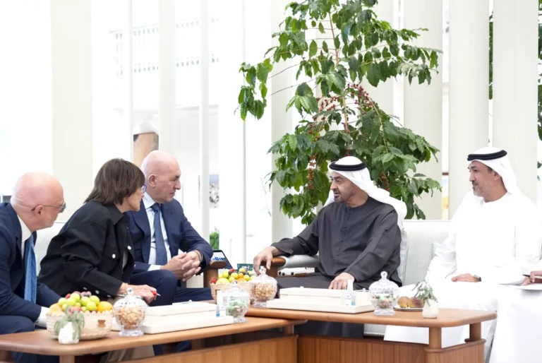 رئيس الدولة يستقبل وزير الدفاع الإيطالي لبحث التعاون الدفاعي واستقرار المنطقة