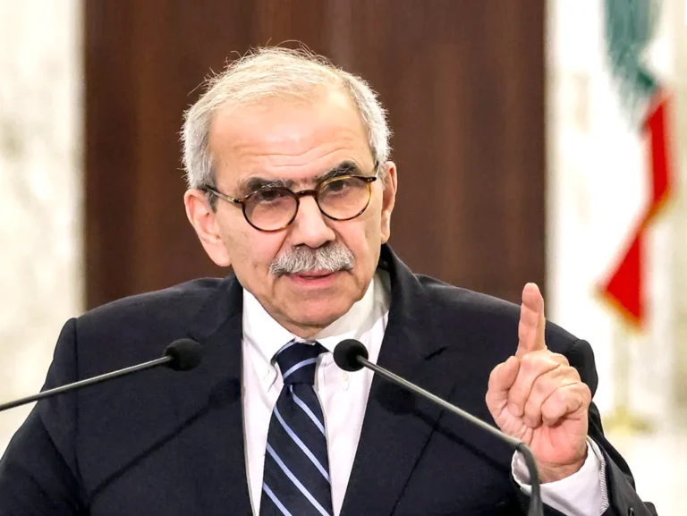 Lebanon will not sign any agreement without a complete Israeli withdrawal