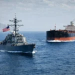"سنتكوم" تُحكم الحصار البحري: مدمرة أمريكية تعترض ناقلات نفط إيرانية في خليج عمان