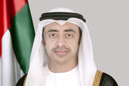 عبدالله بن زايد يبحث هاتفياً مع وزراء خارجية تطورات التصعيد الإقليمي