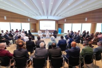 Dubai Chamber of Commerce organizes a roundtable with 70 leaders of the gold and jewelry sector