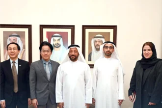 غرفة الشارقة وفيتنام تبحثان توسيع الشراكة الاقتصادية وتنظيم منتدى أعمال مشترك