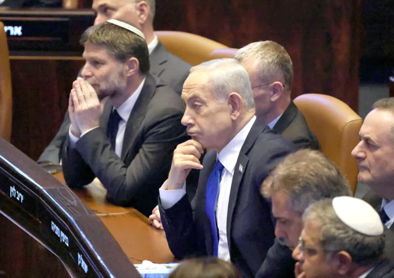 غضب داخل حكومة نتنياهو بعد إعلان ترامب هدنة لبنان