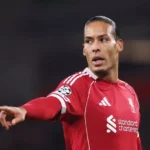 ليفربول يحسم موقف فان دايك.. تقرير يكشف