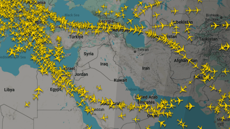 بغداد تعيد فتح سماء العراق أمام الرحلات الدولية والمحلية بعد إغلاق جزئي