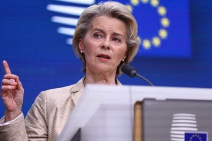 Von der Leyen warns of "serious damage" from closing the Strait of Hormuz and calls for European coordination to counter soaring energy prices