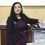 كوسوفو تدخل نفق الفراغ الرئاسي: فيوزا عثماني تسلم مهامها لرئيسة البرلمان وسط أزمة سياسية حادة