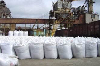 تصعيد طهران يضرب الحقول الأمريكية… قفزة حادة في أسعار اليوريا تربك موسم الزراعة