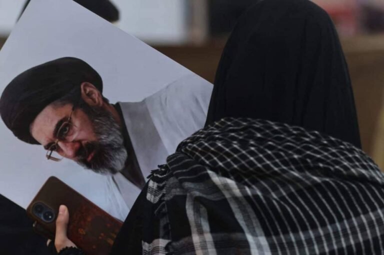 غموض يلف مصير "المرشد الجديد": تقييم استخباراتي يرجح دخول مجتبى خامنئي في غيبوبة