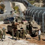 مسيرة انتحارية تشعل حريقا وتستهدف مدرعة إسرائيلية في "شوميرا"