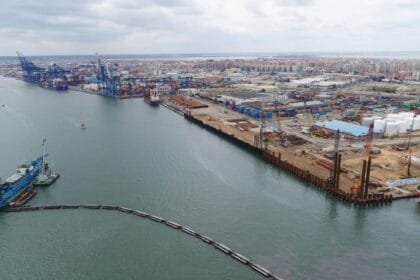 أبوظبي: التعامل مع سقوط شظايا في منطقة "مصفح" إثر اعتراض جوي ناجح