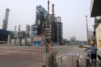 US sanctions target China's Hengli refinery over Iranian oil