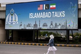 تضارب الأنباء حول الأصول المجمدة.. واشنطن تنفي وطهران تؤكد "بوادر الانفراج" في إسلام آباد