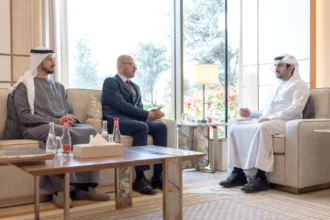 مكتوم بن محمد يبحث مع "سيمنس" تعزيز التعاون في الطاقة المستدامة