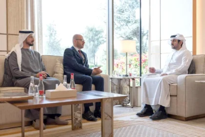 مكتوم بن محمد يبحث مع "سيمنس" تعزيز التعاون في الطاقة المستدامة