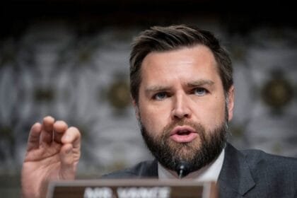 مسؤول باكستاني يكشف دور نائب ترامب في عقد مباحثات إسلام آباد