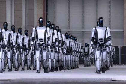 خطة صينية طموحة لنشر 100 ألف روبوت بشري تثير قلق الغرب