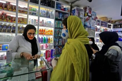 Drug shortages worsen in Iran... Patients caught between limited access to treatment and soaring prices