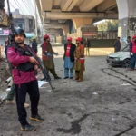 هجوم انتحاري يستهدف مركزًا للشرطة في باكستان ويسفر عن قتلى وجرحى