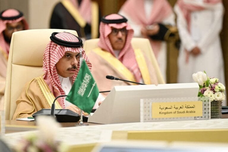 Intensive diplomatic efforts: Saudi Arabia coordinates with Bahrain and Pakistan to contain regional tensions