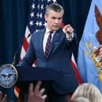 هيجسيت: دمرنا مجمع الصناعات الدفاعية الإيراني بالكامل وطهران قبلت الهدنة تحت "ضغط شديد"