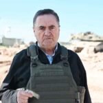 وزير الدفاع الإسرائيلي يتوعد طهران بـ"انهيار البنية التحتية" ردا على الهجمات الصاروخية