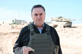 Israeli Defense Minister threatens Tehran with "infrastructure collapse" in response to missile attacks