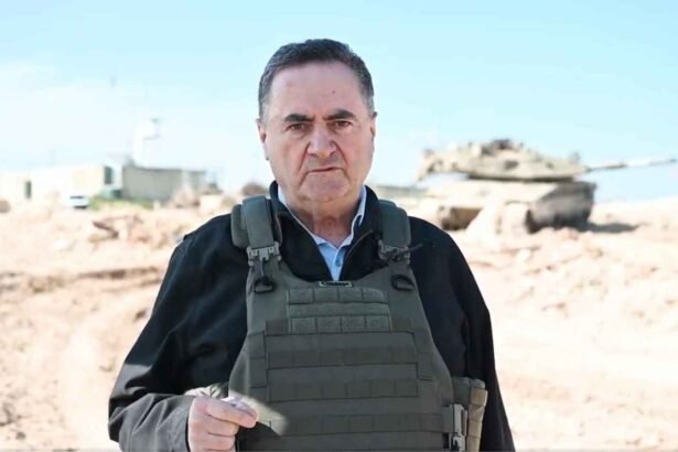 Israeli Defense Minister threatens Tehran with "infrastructure collapse" in response to missile attacks