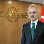 وزير النقل التركي يكشف مصير 14 سفينة في مضيق هرمز ويؤكد وقوع "تدخل خارجي" في البحر الأسود