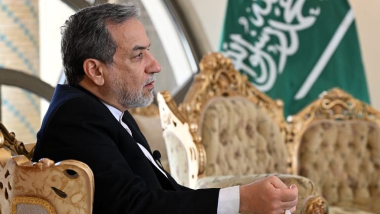 Breaking | Iran's Foreign Minister announces the opening of the Strait of Hormuz during the ceasefire