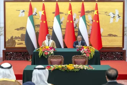 ولي عهد أبوظبي ورئيس مجلس الدولة الصيني يبحثان تعزيز الشراكة الاستراتيجية وتوسيع التعاون بين البلدين
