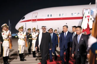 ولي عهد أبوظبي يصل إلى بكين في زيارة رسمية لتعزيز الشراكة مع الصين
