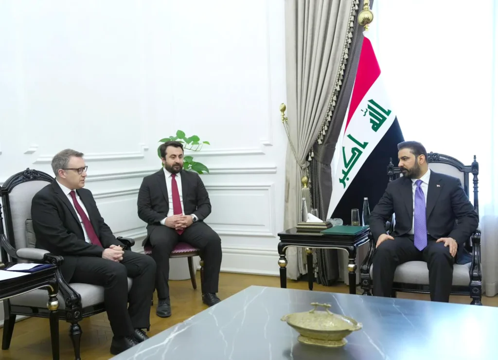 رئيس مجلس الوزراء علي فالح الزيدي يستقبل السفير التركي لدى العراق