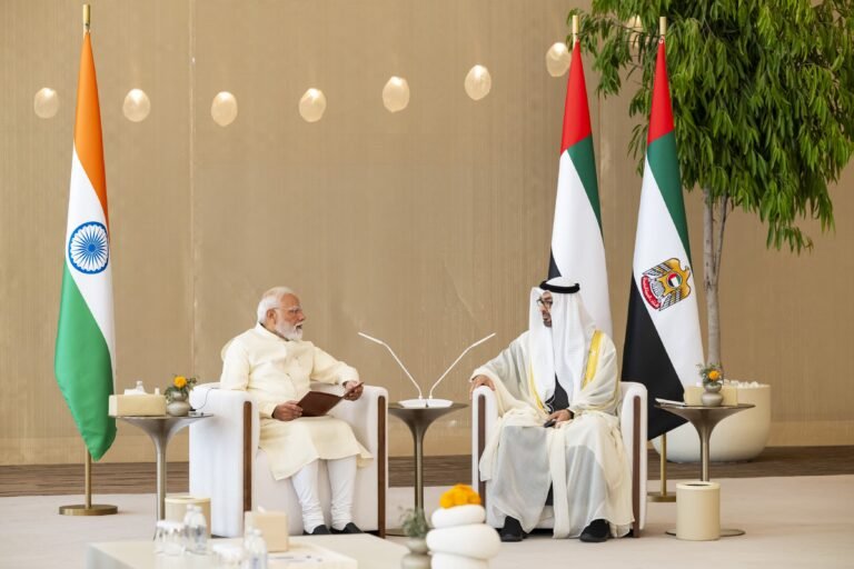 رئيس الإمارات ورئيس وزراء الهند يبحثان تعزيز الشراكة الإستراتيجية الشاملة بين البلدين