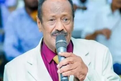 وفاة الفنان السوداني مجذوب أونسة في حادث سير