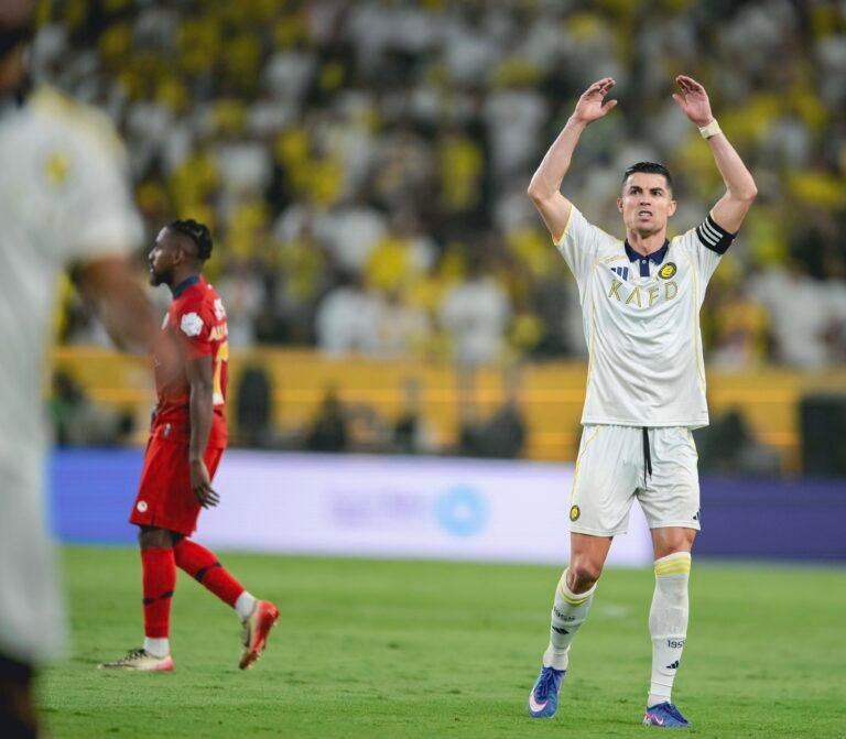 رونالدو يقود النصر للتتويج بالدوري السعودي