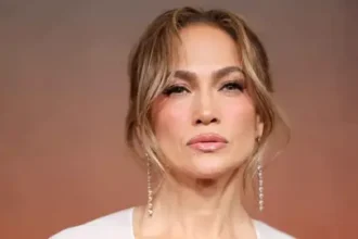 Jennifer Lopez celebrates "On The Floor" surpassing one billion streams