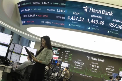 تباين أداء الأسواق الآسيوية مع تراجع أسعار النفط وآمال الاتفاق الأمريكي الإيراني