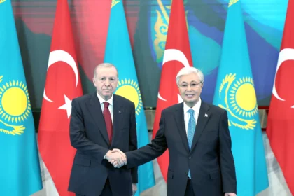 أردوغان يؤكد دعم تركيا لـ"الممر الأوسط" لنقل التجارة والطاقة إلى أوروبا
