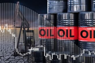 أسعار النفط تتراجع تحت وطأة ترقب المفاوضات الأمريكية الإيرانية