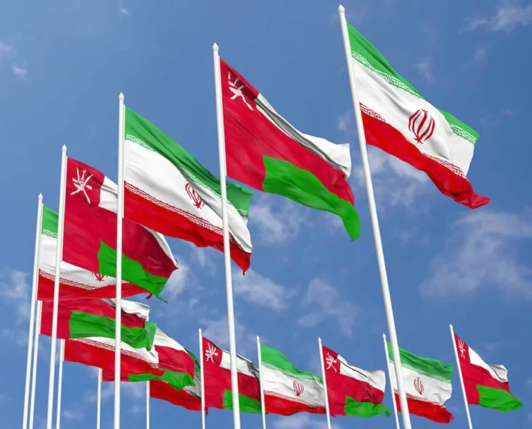 إيران: طهران ستدير مسار حركة السفن بالتعاون مع سلطنة عُمان